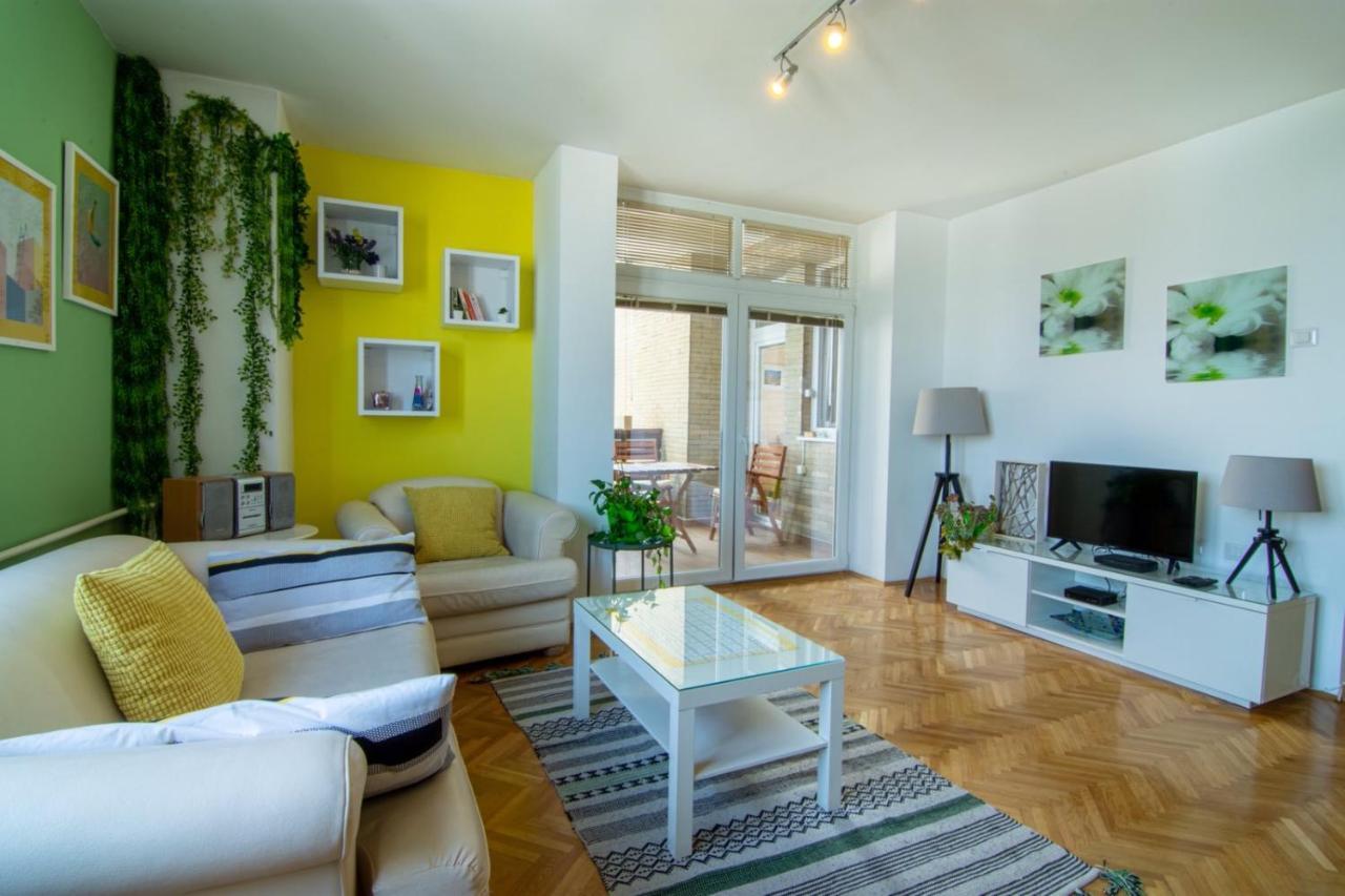 Green Paradise Square Apartment Escópia Exterior foto